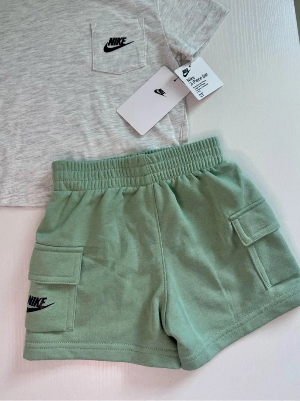 Nike Toddler Boys 2PC Set T-Shirt Shorts Green Size 2T Cotton Blend NWT - Picture 2 of 3